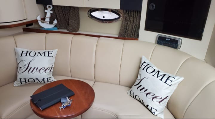 JP 36 ft – Yacht Rental