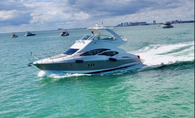 Fly Bridge 48 ft – Yacht Rental