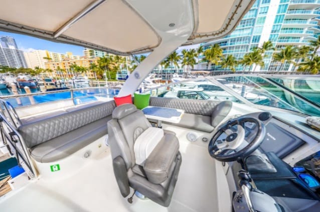 Fly Bridge 48 ft – Yacht Rental