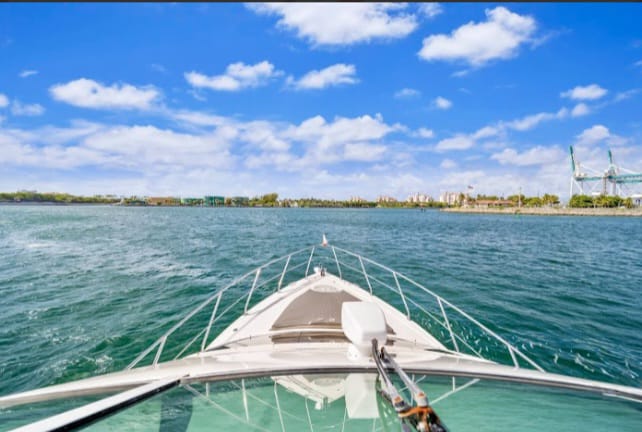 Fly Bridge 48 ft – Yacht Rental