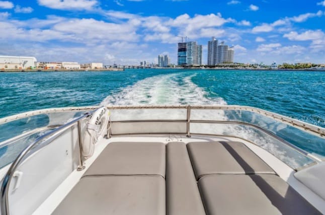Fly Bridge 48 ft – Yacht Rental