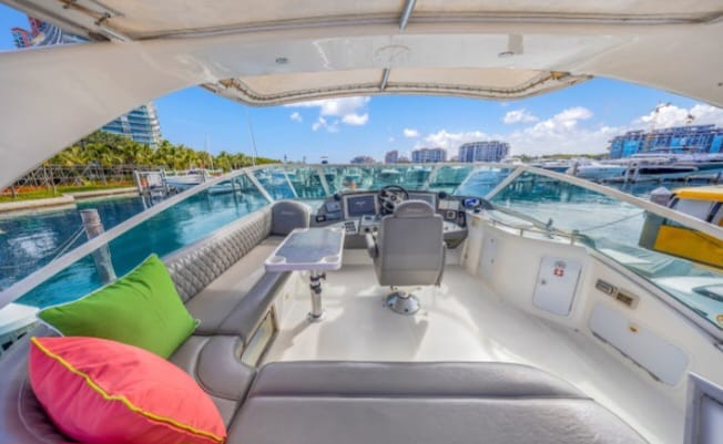 Fly Bridge 48 ft – Yacht Rental