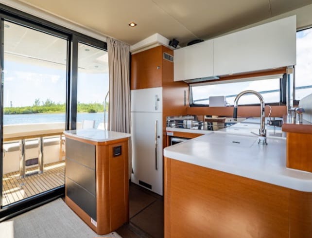 Prestige 52 ft – Luxury Yacht Charter Miami