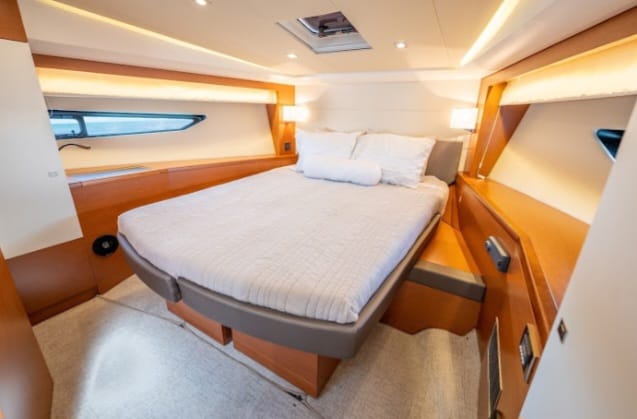 Prestige 52 ft – Luxury Yacht Charter Miami