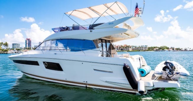 Prestige 52 ft – Luxury Yacht Charter Miami