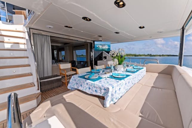 Azimut 88 ft – Superyacht Charter Miami