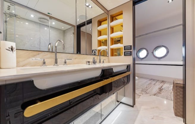 Azimut 88 ft – Superyacht Charter Miami