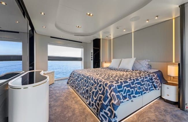 Azimut 88 ft – Superyacht Charter Miami