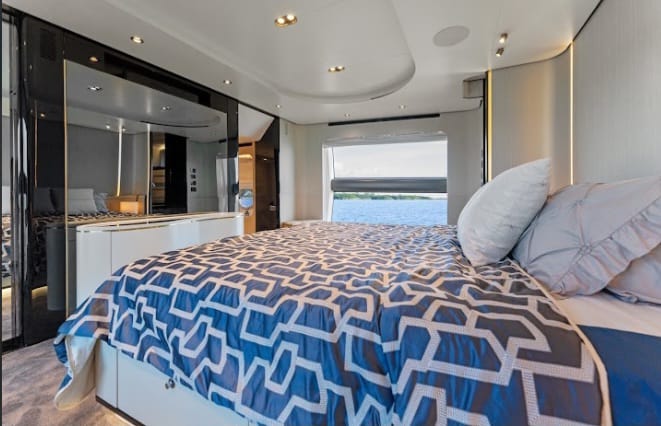 Azimut 88 ft – Superyacht Charter Miami