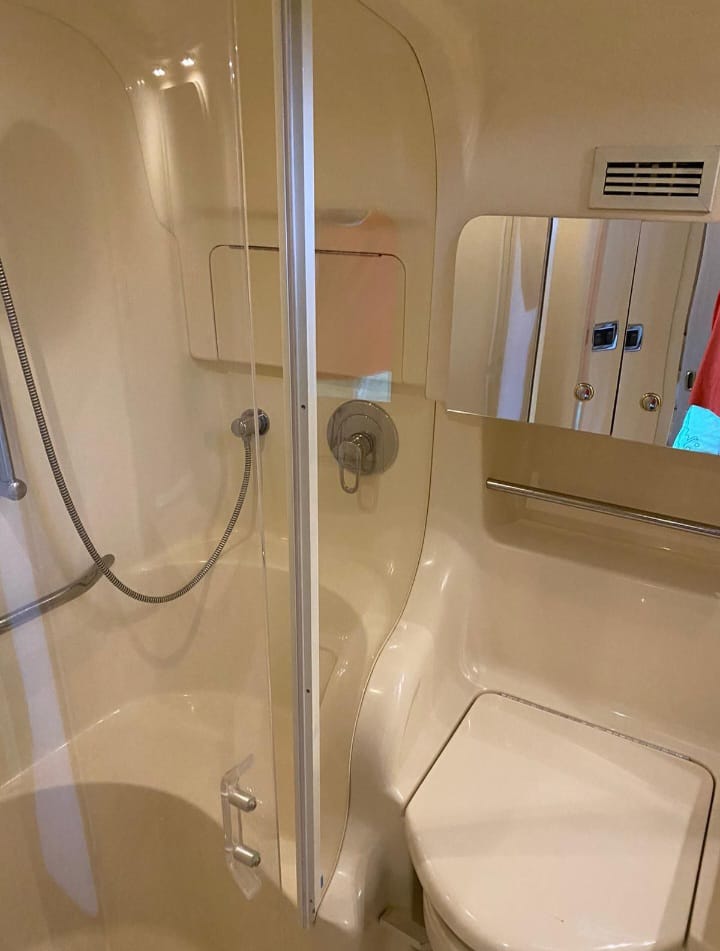 48 ft Livane – Yacht Rental