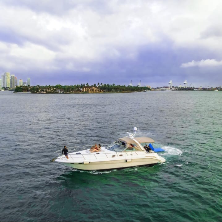 48 ft Livane – Yacht Rental