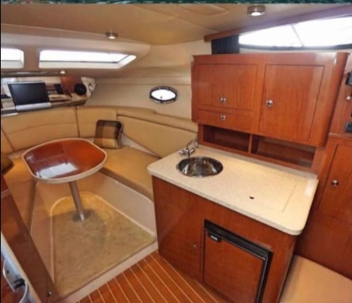 36 ft Pura Vida – Yacht Rental